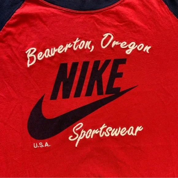 Nike Sportswear Womens T-shirt‎ Beaverton, OR size M - Picture 2 of 7